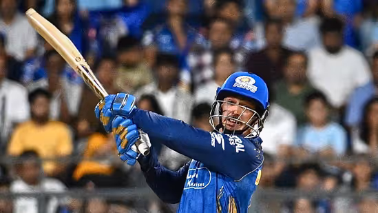 సెంచరీతో పంజాబ్‌ను ఉతికి ఆరేసిన డి కాక్